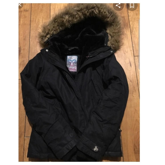TNA Parka - Picture 1 of 7